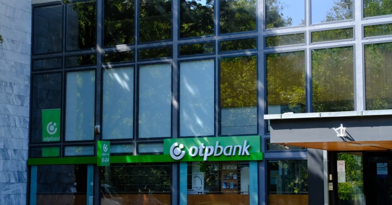 OTP Bankfiók Debrecen Egyetem tér 1.