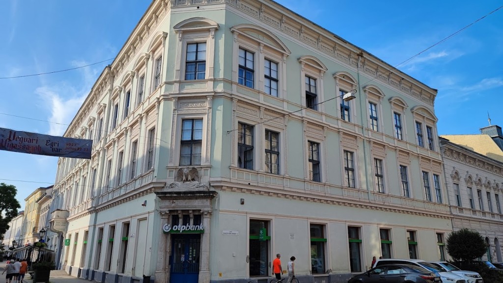 OTP Bankfiók Eger Széchenyi u. 2.