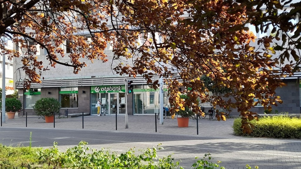 OTP Bankfiók Kecskemét Szabadság tér 5.