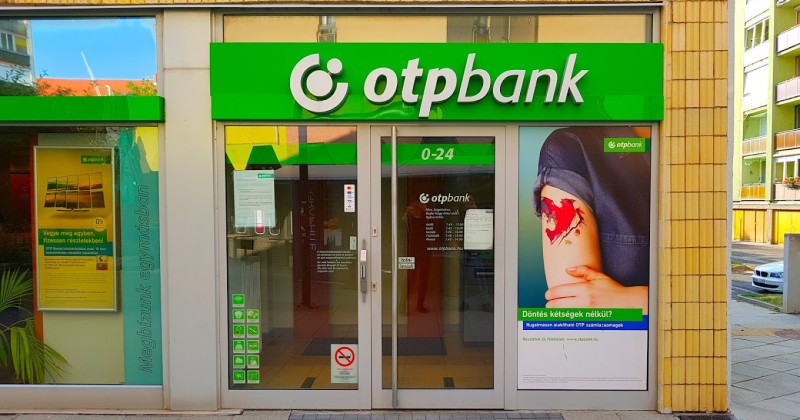 OTP Bankfiók Pécs Szigetiváros Budai N. A. u. 1.