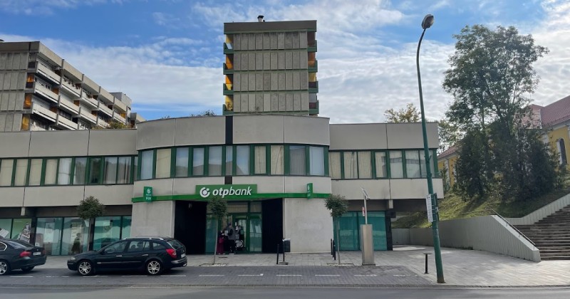 OTP Bankfiók Salgótarján Rákóczi u. 12.