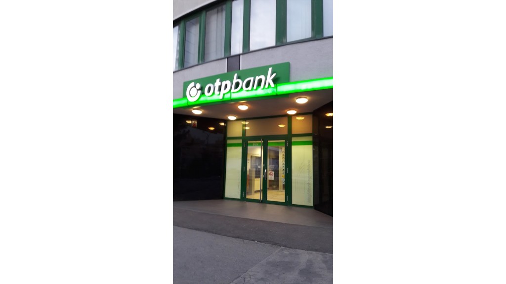 OTP Bankfiók Salgótarján Rákóczi u. 22.