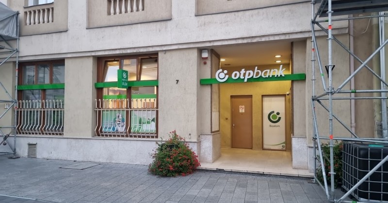 OTP Bankfiók Székesfehérvár Fő u. 7.
