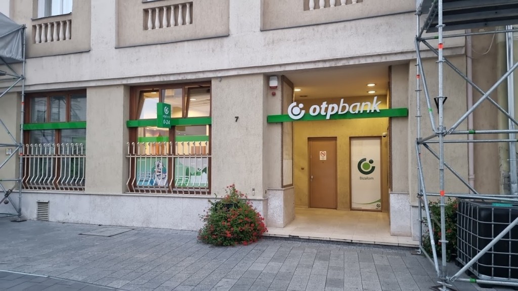 OTP Bankfiók Székesfehérvár Fő u. 7.