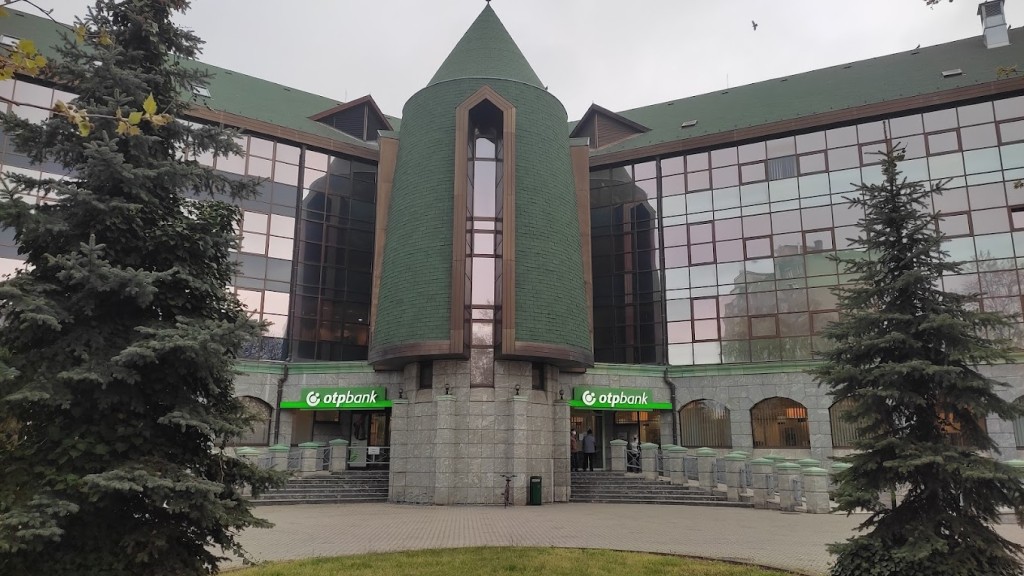 OTP Bankfiók Székesfehérvár Ősz u. 13.