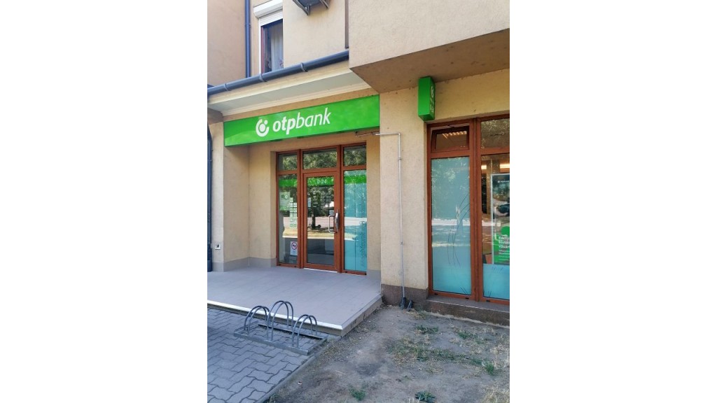 OTP Bankfiók Szolnok Széchenyi krt. 135.