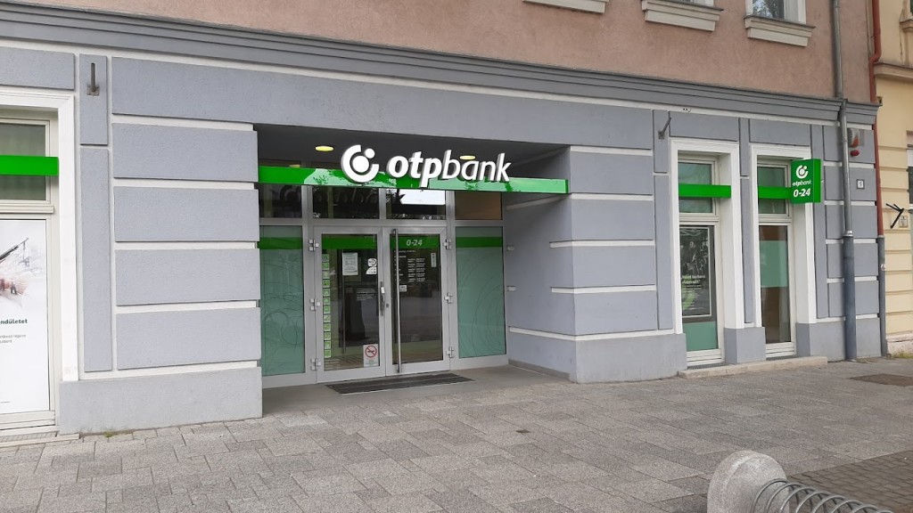 OTP Bankfiók Szombathely Fő tér 3-5.