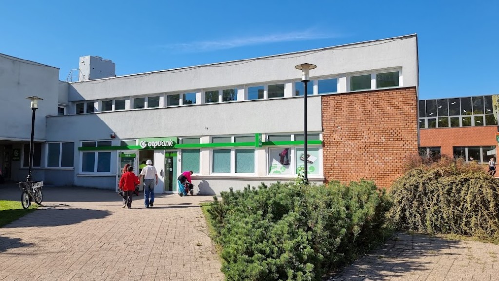OTP Bankfiók Tatabánya Fő tér 32.