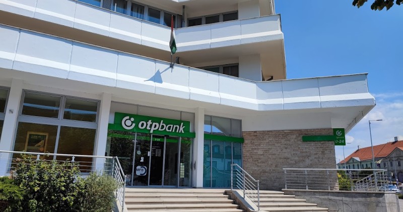 OTP Bankfiók Veszprém Budapesti út 4.
