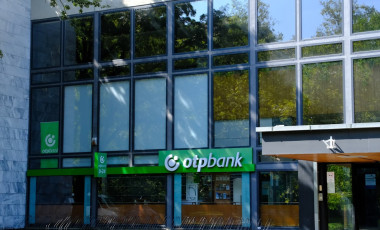 OTP Bankfiók Debrecen Egyetem tér 1.